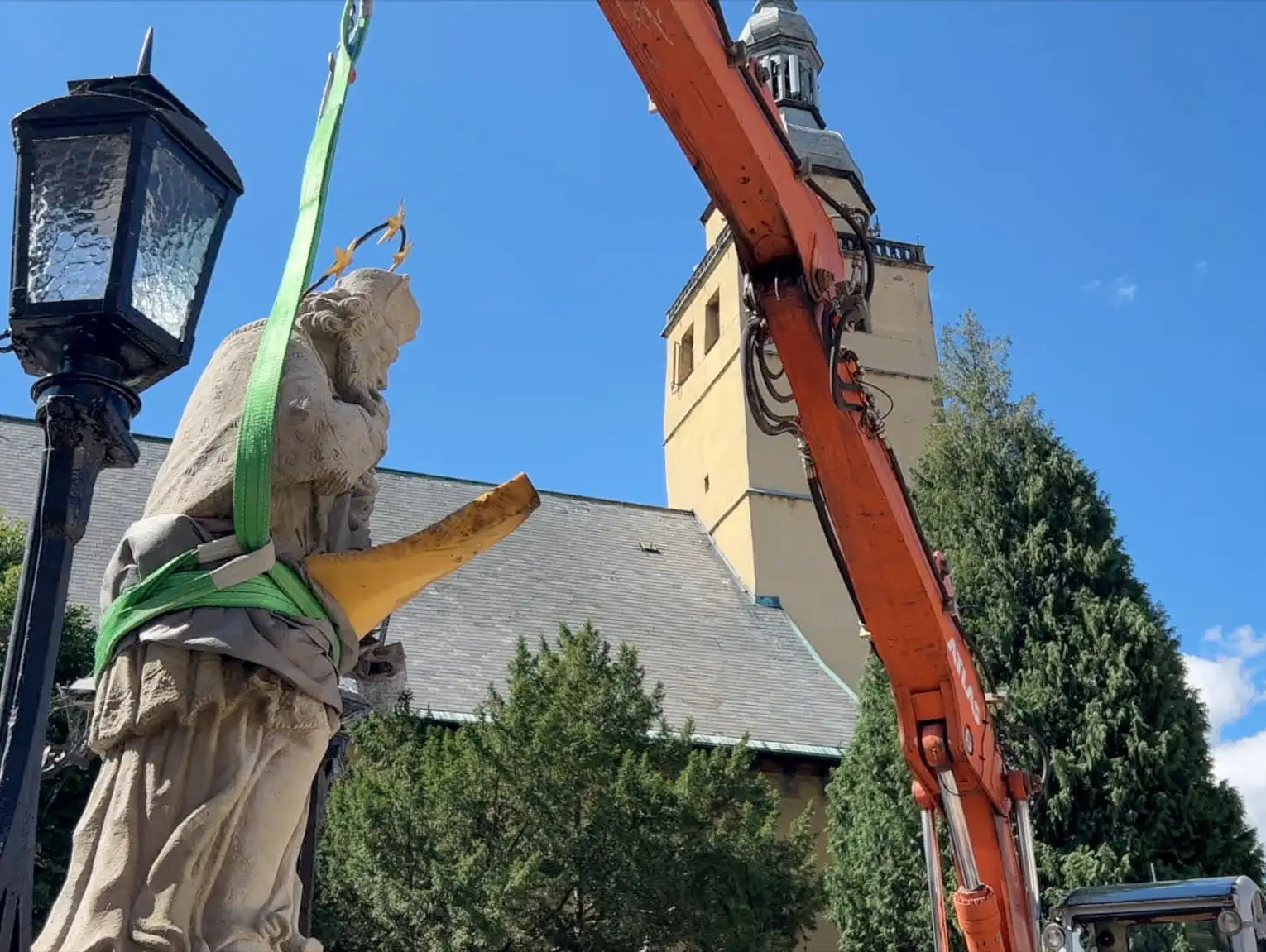 Na Kowarski Most Nepomucena Przy Placu Franciszka Skim Powr Ci A Figura