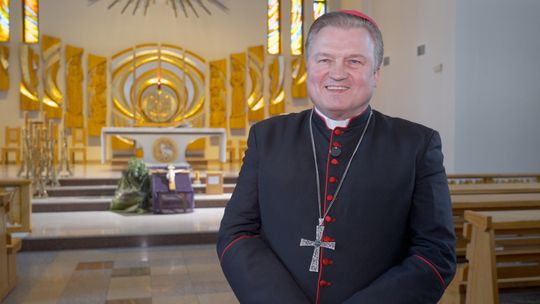 Biskup Krzysztof Nykiel z krótkim przekazem do wiernych