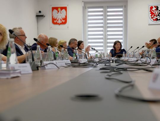 Zarząd Powiatu Karkonoskiego z 𝘄𝗼𝘁𝘂𝗺 𝘇𝗮𝘂𝗳𝗮𝗻𝗶𝗮 𝗶 𝗮𝗯𝘀𝗼𝗹𝘂𝘁𝗼𝗿𝗶𝘂𝗺 𝘇𝗮 𝟮𝟬𝟮𝟰 𝗿𝗼𝗸.