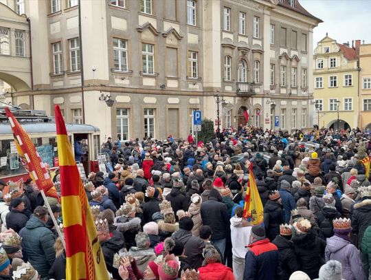 𝟲 𝘀𝘁𝘆𝗰𝘇𝗻𝗶𝗮 𝟮𝟬𝟮𝟱 roku w Jeleniej Górze odbył się XIV Karkonoski Orszak Trzech Króli