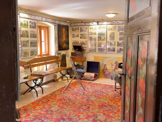 Co można zobaczyć w Domu Tradycji w Kowarach ?