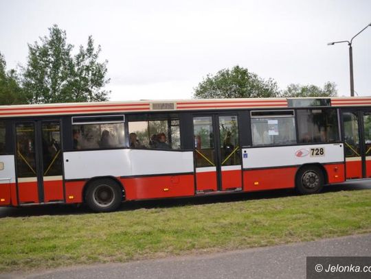 Czy w Siedlęcinie nadal obowiązują dwie strefy opłat w autobusach MZK? 