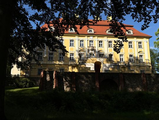 Dolnośląski Zespół Szkół w Biedrzychowicach - zaprasza!