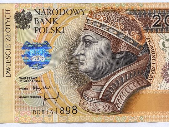 Ile trzeba zarabiać, żeby dostać kredyt gotówkowy?  