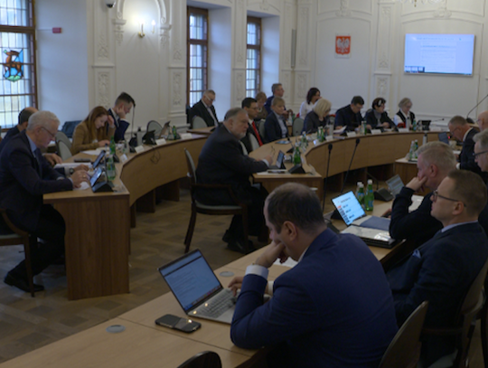 Jak głosowali jeleniogórscy radni w sprawie budżetu ?