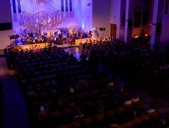 Małgorzata Walewska i Karkonoska Filharmonia Kameralna zachwycili jeleniogórzan!