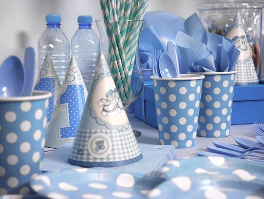 Naczynia jednorazowe – 3 rodzaje kubków, przydatnych na imprezach