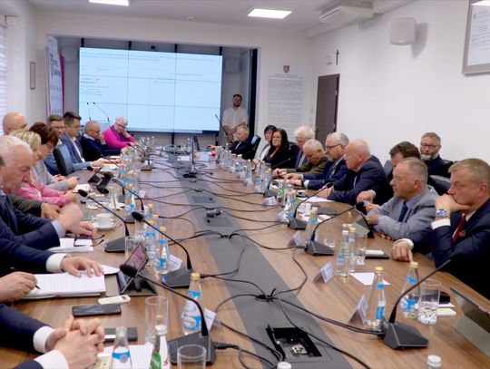 Nadzwyczajna sesja w powiecie