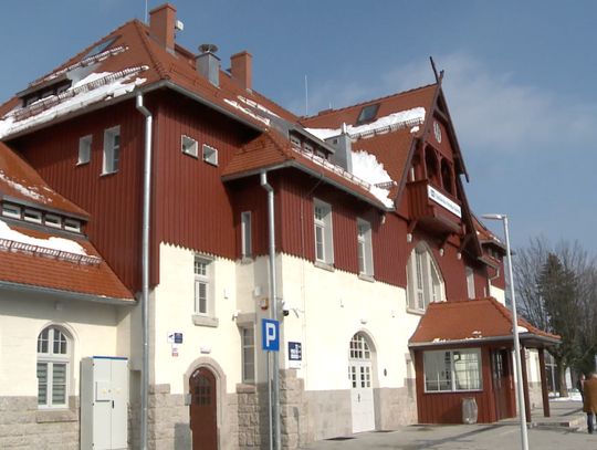 Odnowiony dworzec w Szklarskiej Porębie oddany do użytku