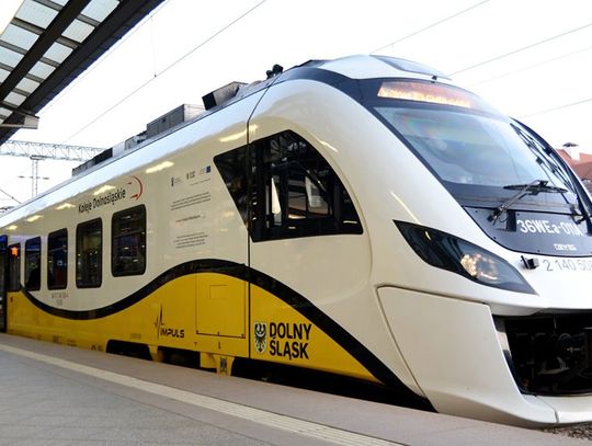 Pociągiem z Jeleniej Góry do Karpacza i Kowar