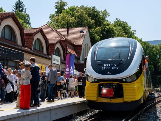 Ponad 140 tysięcy osób dojechało już do Karpacza.