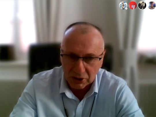Prezydent odpowiada na pytania przez Skype 
