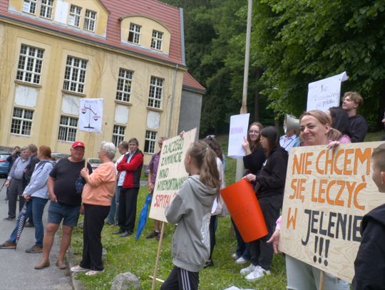 Protest mieszkańców i personelu szpitala w Bukowcu