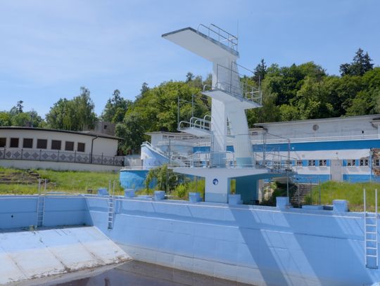 Przygotowują dokumentację projektową dla przebudowy basenu w Jeleniej Górze