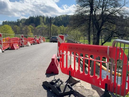 Ruch wahadłowy na moście w Trzcińsku