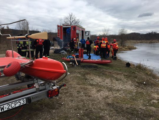 Szkolenie strażaków z zakresu ratownictwa wodnego