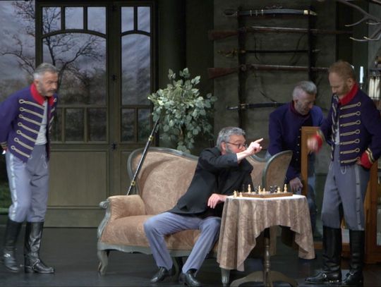 Teatr nadal gra spektakle