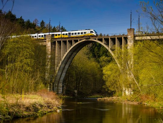 Tegoroczne Święta Wielkanocne to doskonały moment, by zwolnić tempo i wyruszyć w drogę,  odwiedzić bliskich, złapać trochę oddechu albo odkrywać najciekawsze zakątki Dolnego Śląska.