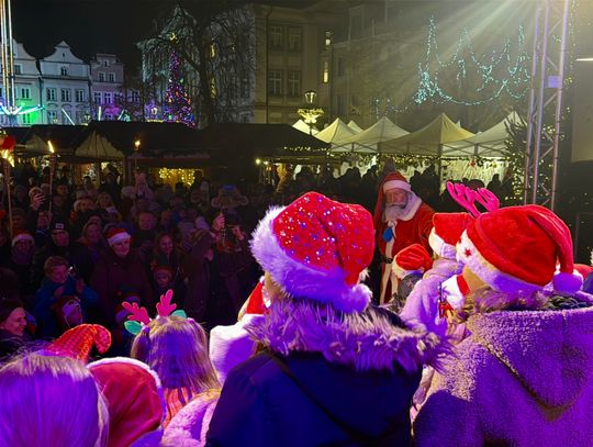 𝗧𝗿𝘄𝗮 𝗣𝗢𝗟𝗦𝗞𝗢 - 𝗖𝗭𝗘𝗦𝗞𝗜 𝗝𝗮𝗿𝗺𝗮𝗿𝗸 Świąteczny 2025 w Jeleniej Górze!