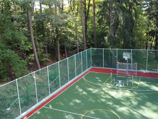 Valmet/Miasto Jelenia Góra/nowe boisko przy „Dąbrówce” w Jeleniej Górze