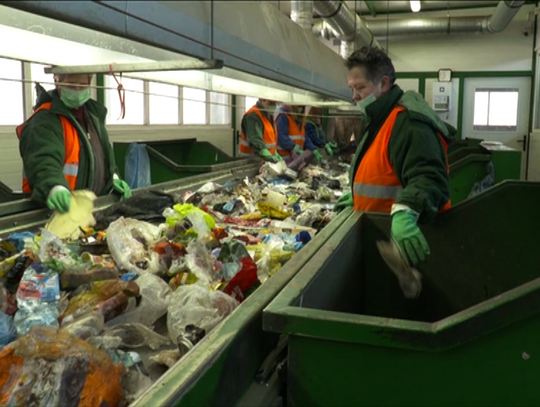 [VIDEO] Co o wzroście stawek za śmieci myślą mieszkańcy Jeleniej Góry? 