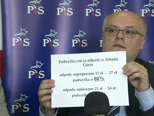 [VIDEO] Senator Krzysztof Mróz o podwyżce cen za wywóz odpadów