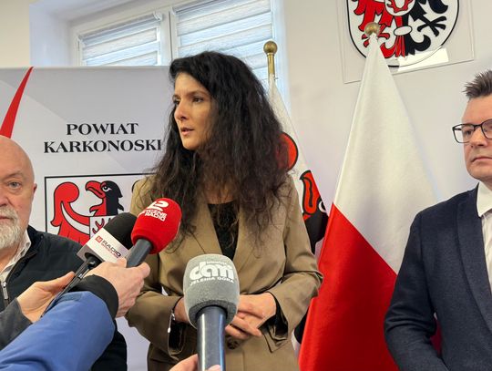 Wnioski po powodzi - spotkanie przedstawicieli samorządów z Wojewodą Dolnośląskim Anną Żabską