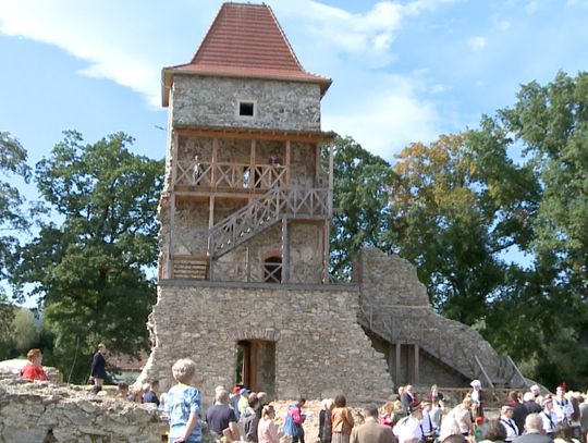 Zamek w Starej Kamienicy czeka na zwiedzających