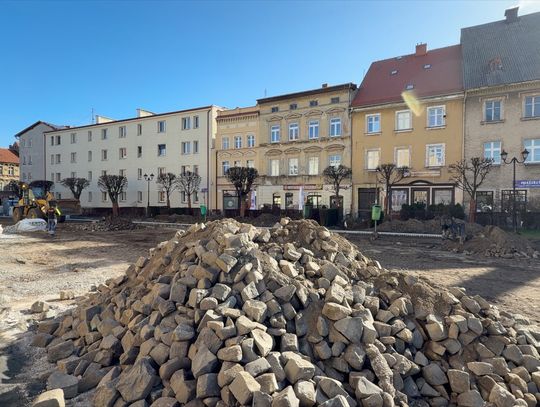 Znikają miejsca parkingowe i asfalt, pojawi się kostka oraz dużo zieleni