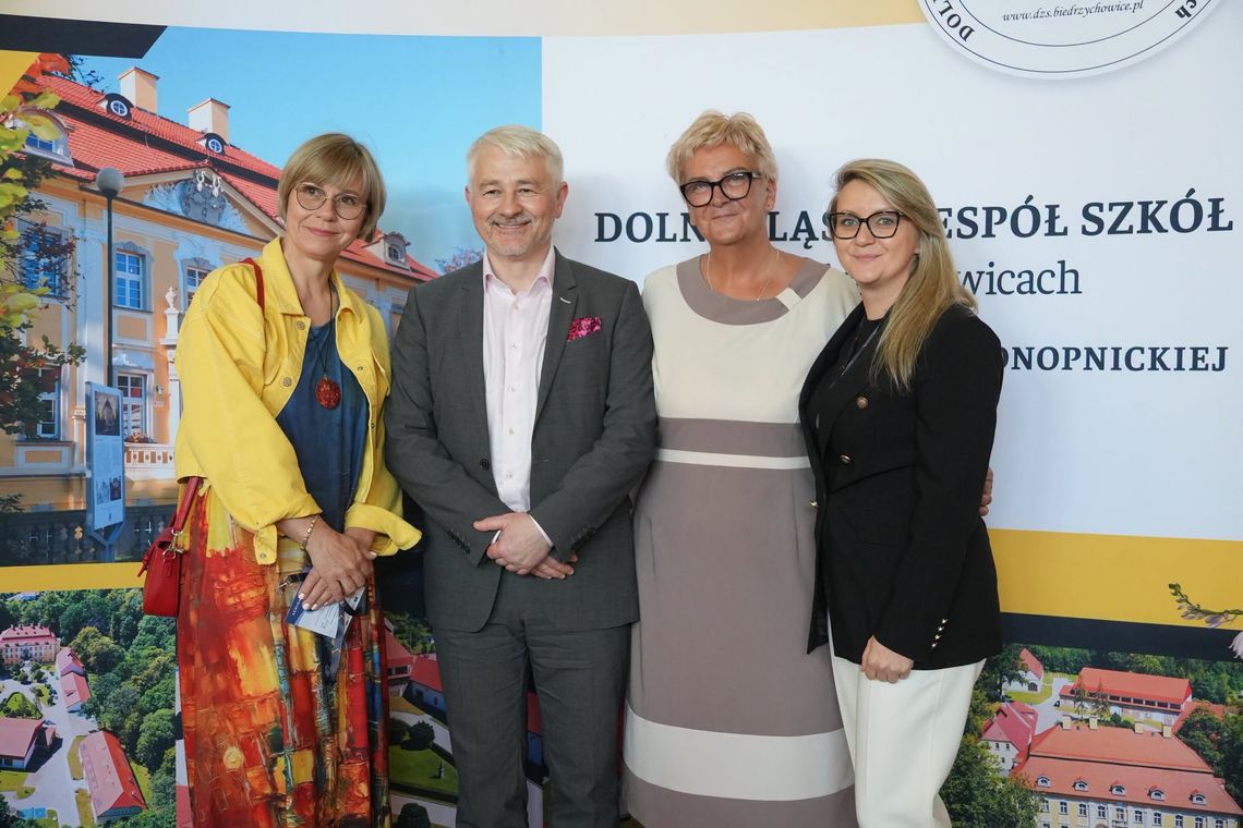 23 czerwca 2026 r. w Dolnośląski Zespół Szkół w Biedrzychowicach odbyła się konferencja pn. „Nowoczesne doradztwo zawodowe w kształceniu zawodowym w branży hotelarskiej”.