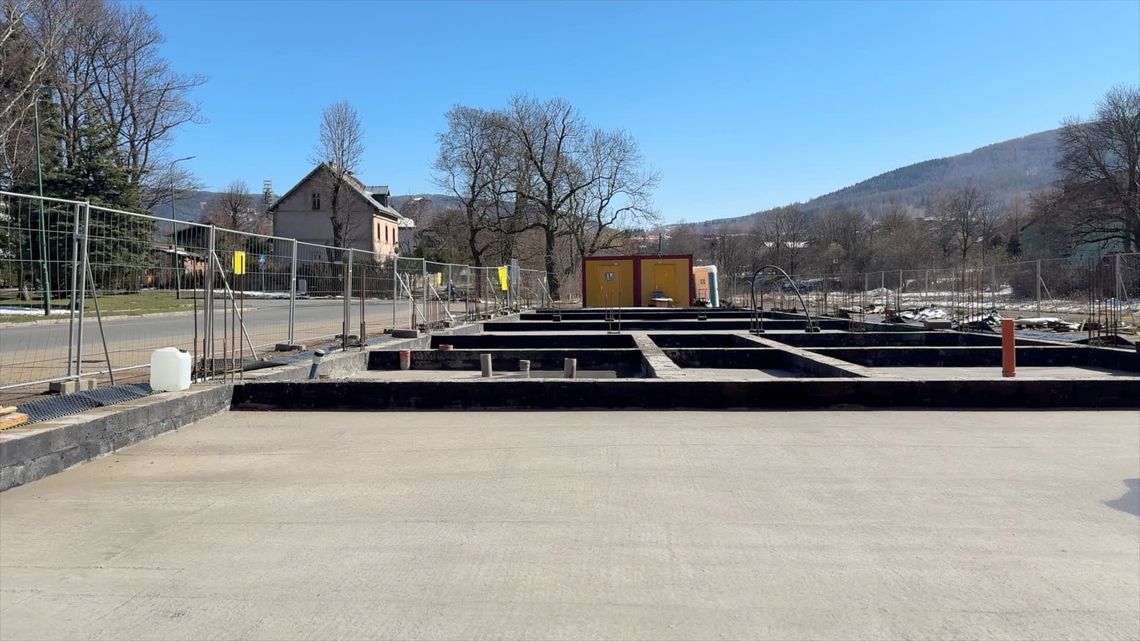 Biblioteka w Kowarach rośnie w oczach