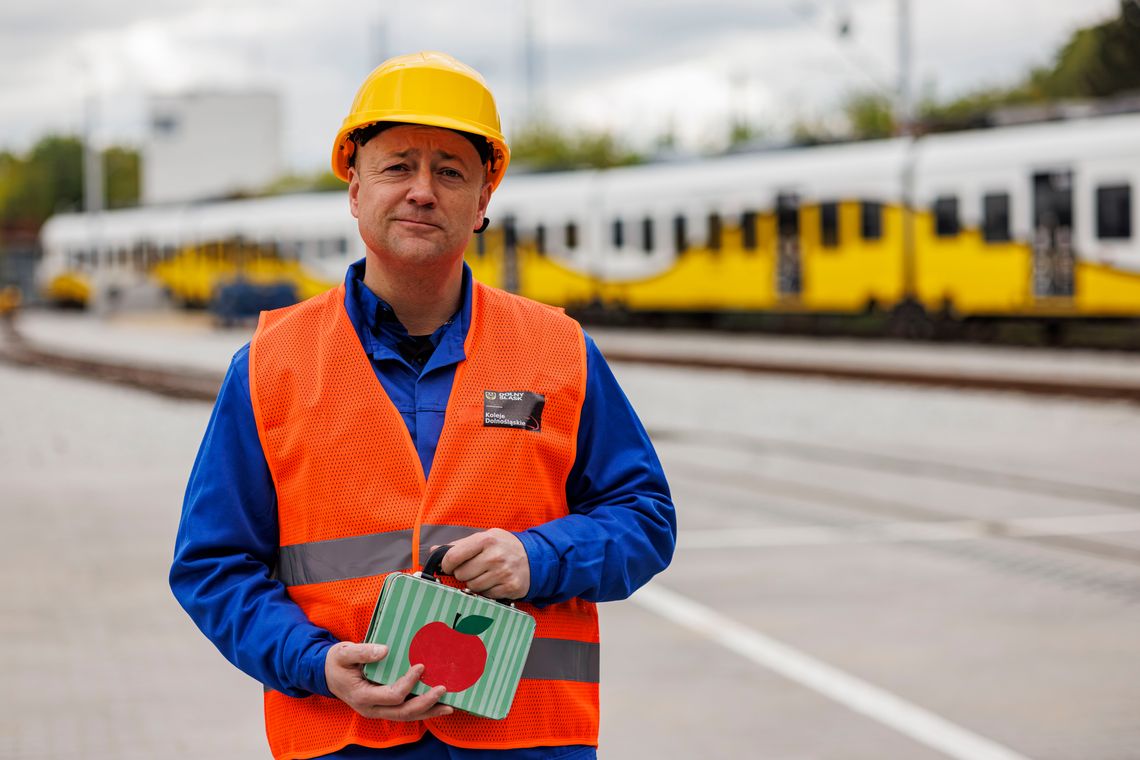 Czesław Mozil śpiewa o Kolejach Dolnośląskich