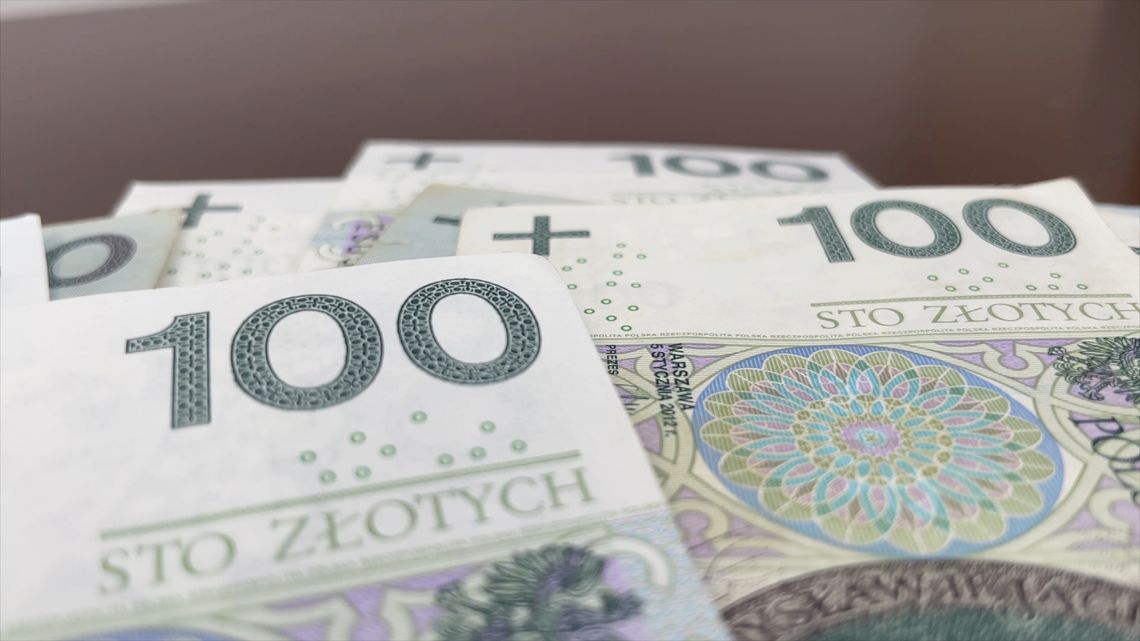 Kobieta straciła blisko 4000 zł przez telefon ! Kobieta straciła blisko 4000 zł przez telefon !