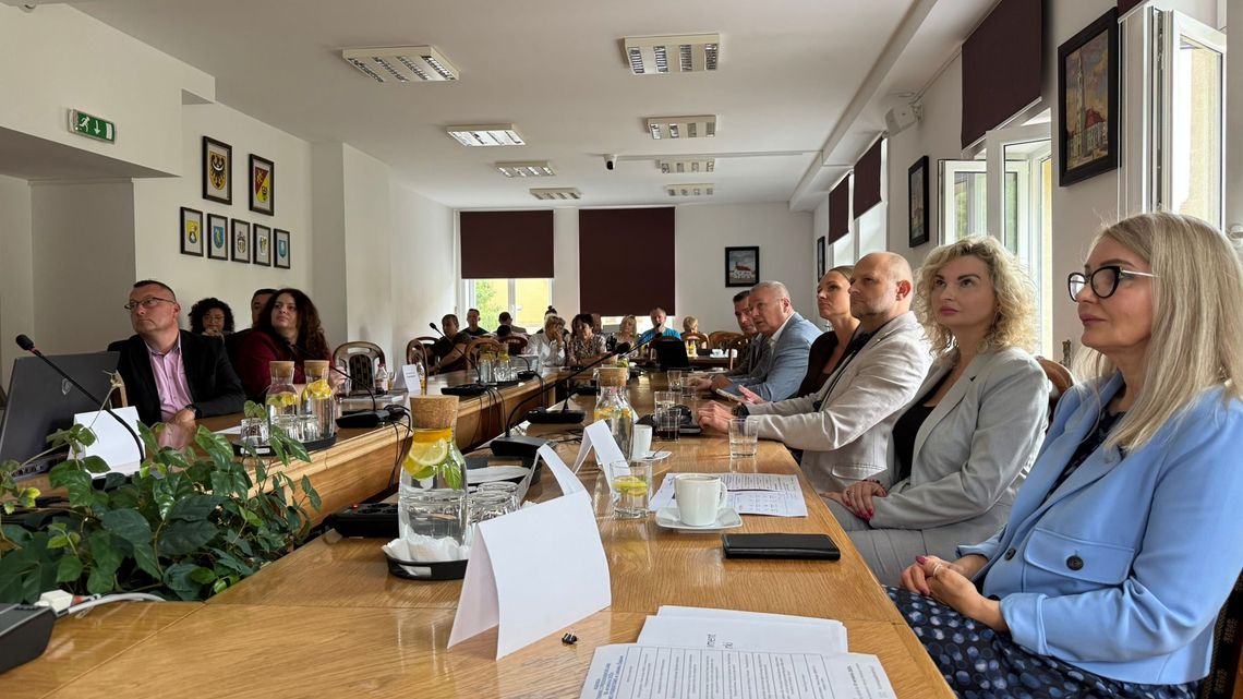 Kolejne spotkanie z przedsiębiorcami – tym razem w ramach wspólnych działań Kamiennogórskiej Specjalnej Strefy Ekonomicznej Małej Przedsiębiorczości i Powiat Lwówecki.