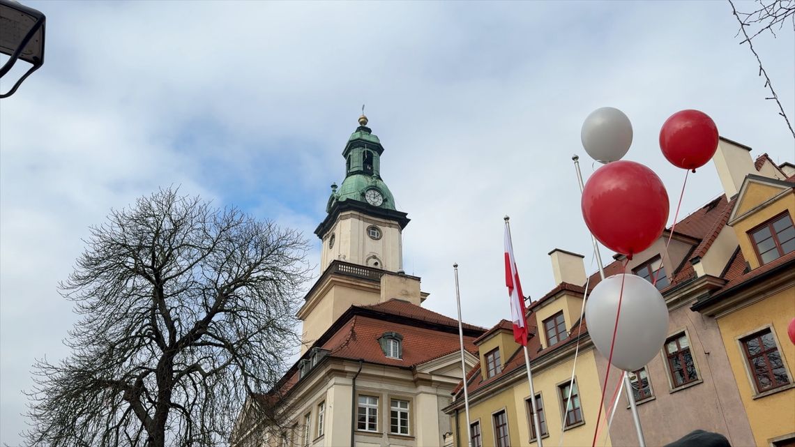 Miasto rozdaje biało-czerwone!