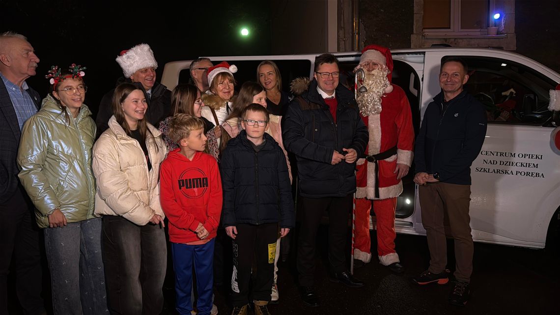 Mikołaj zaskoczył dzieciaki ze Szklarskiej Poręby Mikołaj zaskoczył dzieciaki ze Szklarskiej Poręby