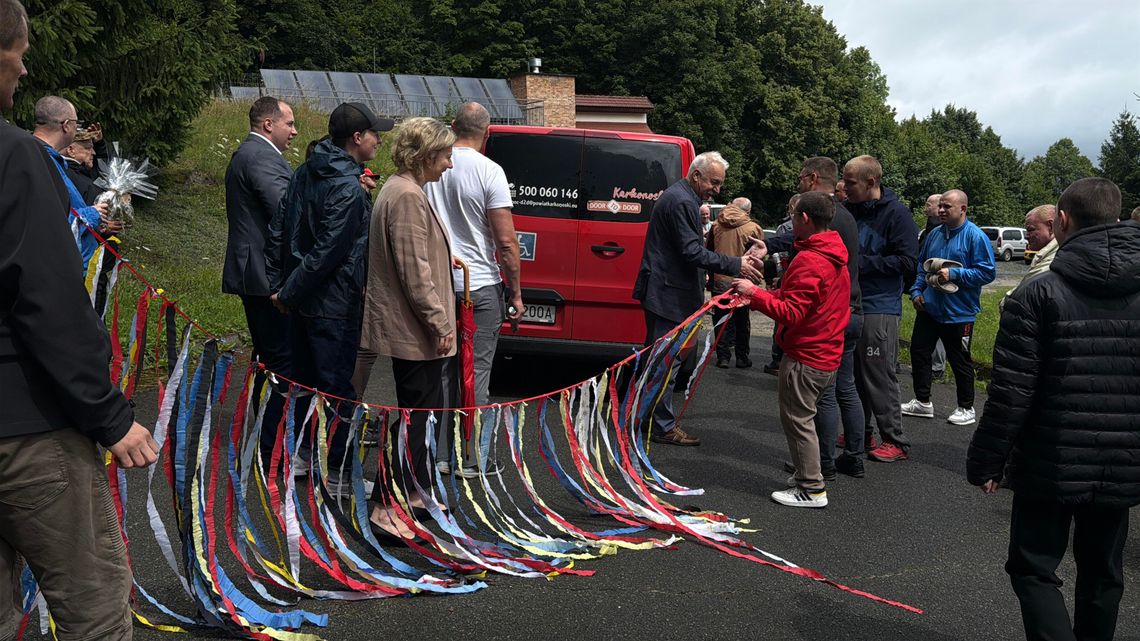 🚐Nowy bus dla mieszkańców DPS „Junior” w Miłkowie! 🚐