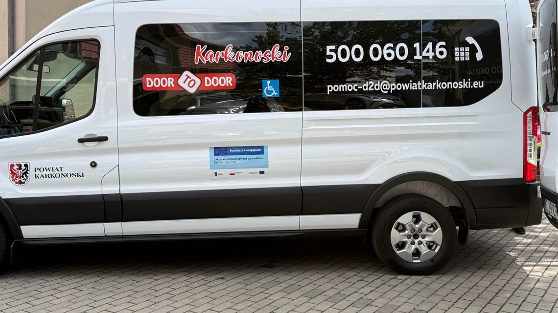 ♿Nowy bus „door‑to‑door” dla mieszkańców Powiatu Karkonoskiego - jak skorzystać z door-to-door? ♿Nowy bus „door‑to‑door” dla mieszkańców Powiatu Karkonoskiego - jak skorzystać z door-to-door?
