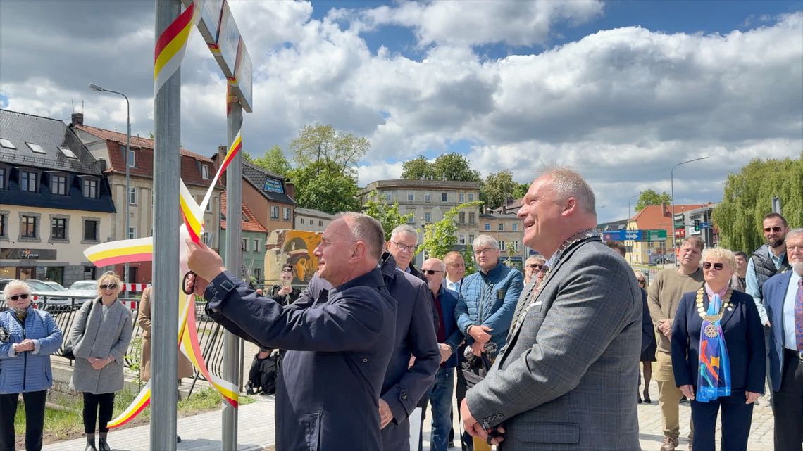 Nowy Skwer Rotary Club Jelenia Góra już otwarty! Nowy Skwer Rotary Club Jelenia Góra już otwarty!