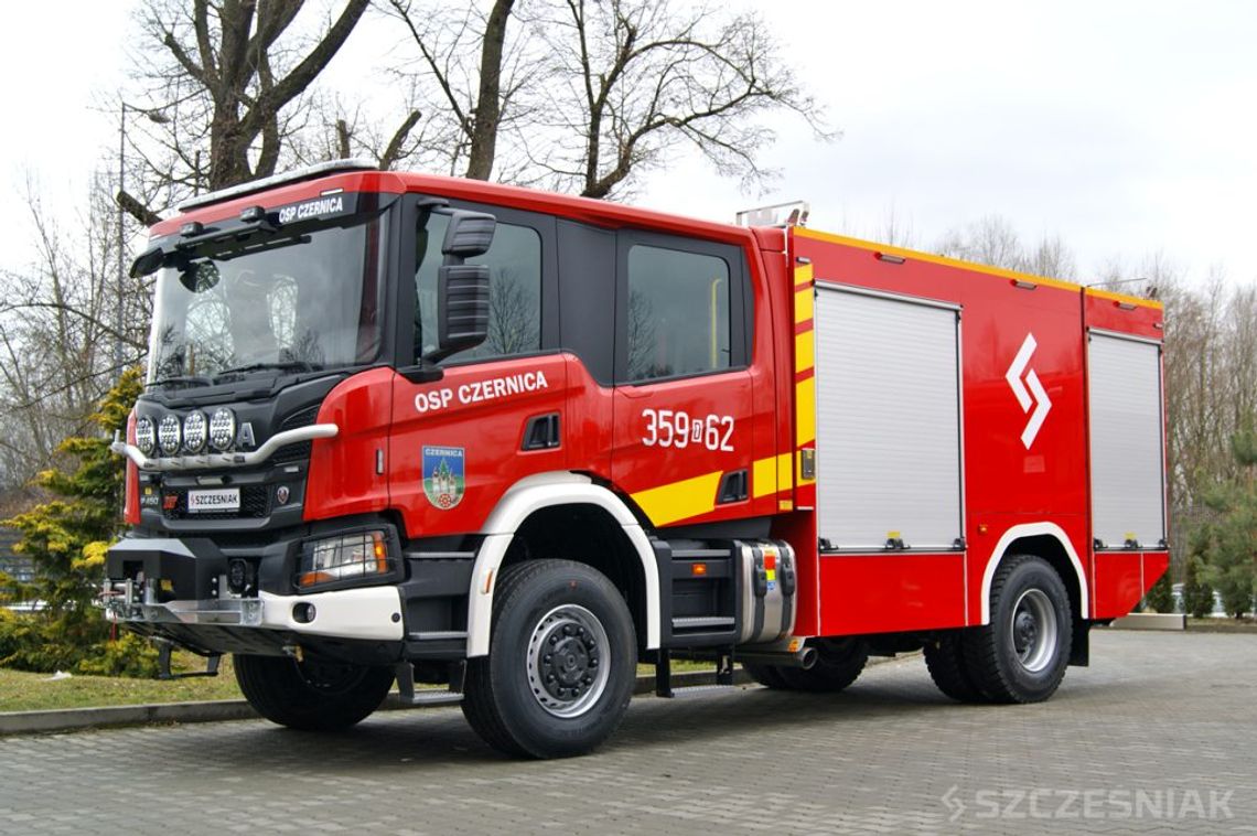 Ochotnicy z Czernicy mają nowy wóz strażacki