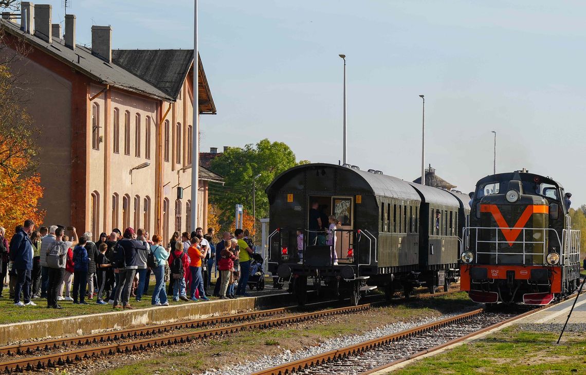 Plan na długi weekend? Zwiedzaj Wrocław od strony kolejowych zakamarków!