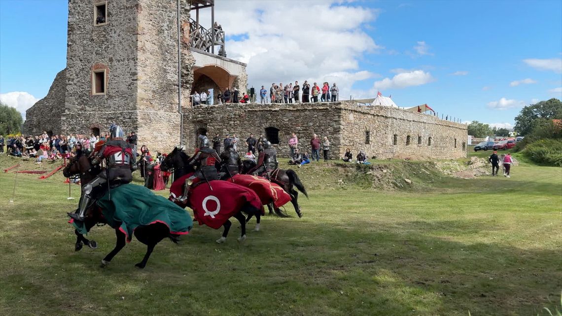 Pokazy rycerskie , inscenizacje historyczne, tańce dworskie , warsztaty i koncerty - za nami sobota pełna atrakcji!