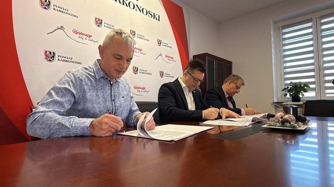 Przebudowa wielofunkcyjnego boiska sportowego coraz bliżej! Przebudowa wielofunkcyjnego boiska sportowego coraz bliżej!