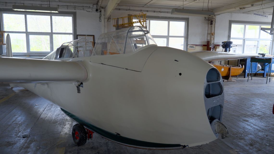 Szli śladami szybowcowej historii Jeżowa Sudeckiego