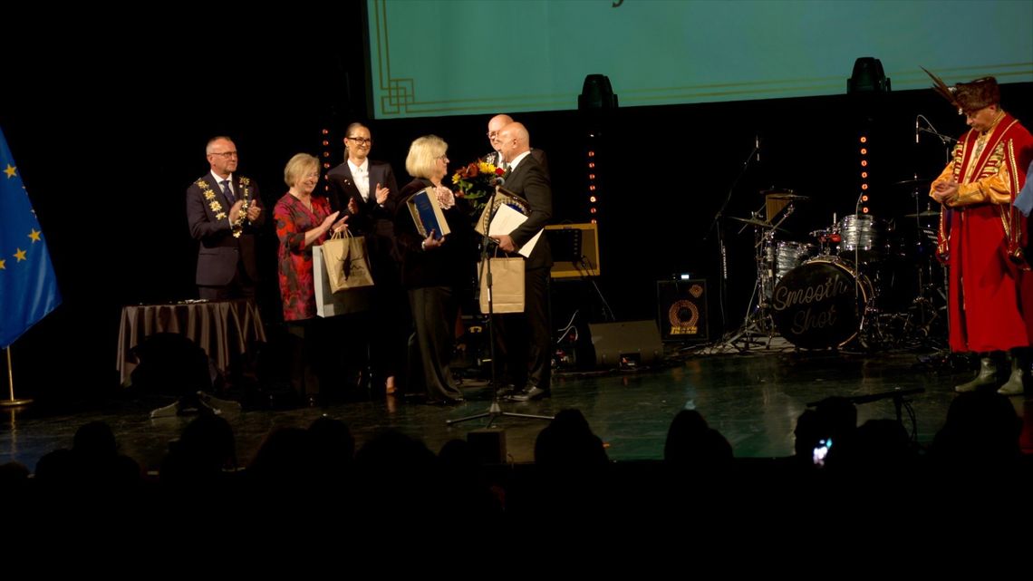 Wyróżnienia, honorowe tytuły i pożegnanie dyrektorów teatrów